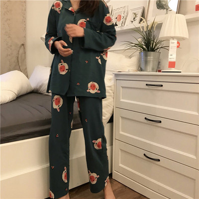 Γυναικεία πιτζάμα σε τρία χρώματα με πολύχρωμα μοτίβα