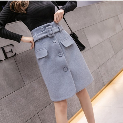 Κομψή γυναικεία φούστα σε τέσσερα χρώματα με κουμπιά και ζώνη