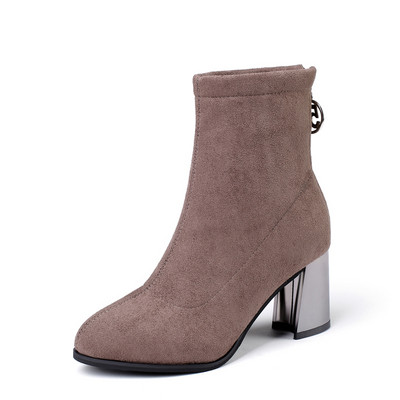 Modern női csizma cipzárral és sarokkal, barna és fekete színben