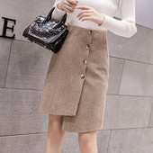 Γυναικεία ασύμμετρη φούστα σε δύο χρώματα με κουμπιά και ψηλή μέση