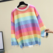 Női csíkos pulóver kerek nyakkivágással, széles modellel