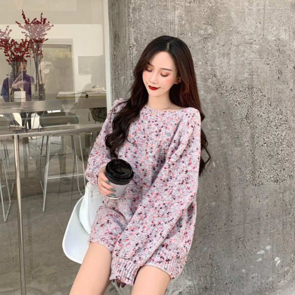 Széles és hosszú pulóver sima modell mintás mintával