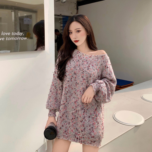 Széles és hosszú pulóver sima modell mintás mintával