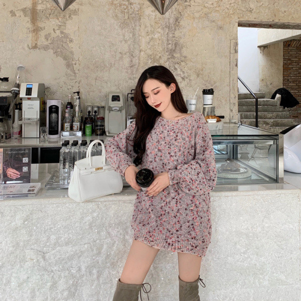 Széles és hosszú pulóver sima modell mintás mintával