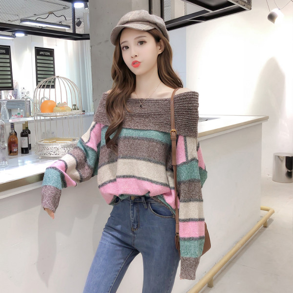 Aktuális női pulóver két színben széles modell