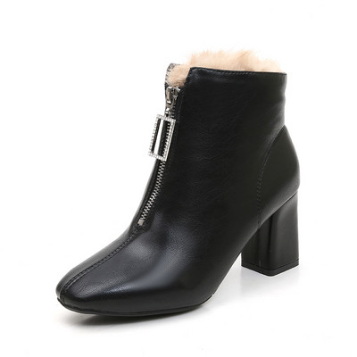 Eko bőrből készült alkalmi női csizma cipzárral és puha béléssel fehér és fekete színben