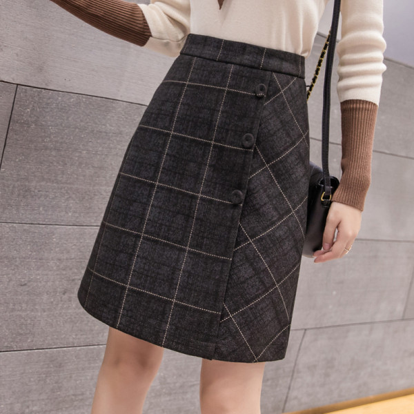 Kockás női szoknya magas derékkal, gombokkal két színben