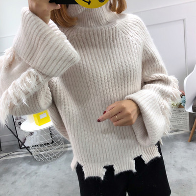 Κομψό γυναικείο πουλόβερ με φαρδιά μανίκια σε λευκό και καφέ χρώμα