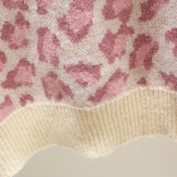 Γυναικείο κομψό πουλόβερ με ψηλό κολάρο 