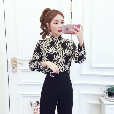 Γυναικέια μπλούζα με ψηλό γιακά σε τρία χρώματα με χρωματιστό μοτίβο