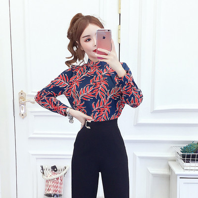 Γυναικέια μπλούζα με ψηλό γιακά σε τρία χρώματα με χρωματιστό μοτίβο