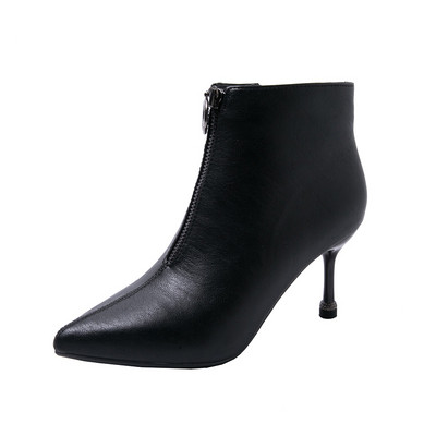 Modern női csizma cipzárral és vékony sarokkal fehér és fekete színben