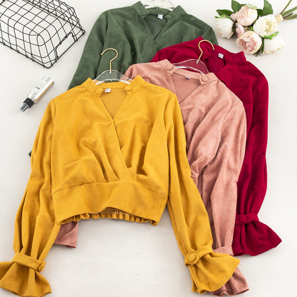 Aktuális női blúz öt színben, V-nyakkal