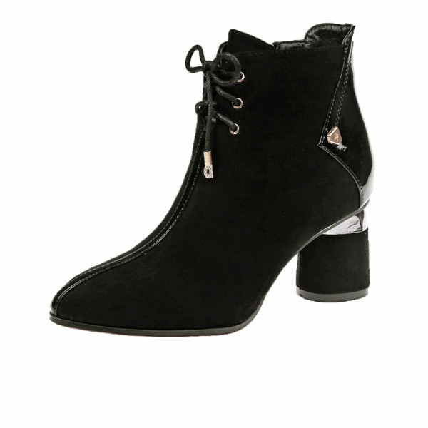 Modern női csizma öko velúrból, barna és fekete fűzővel