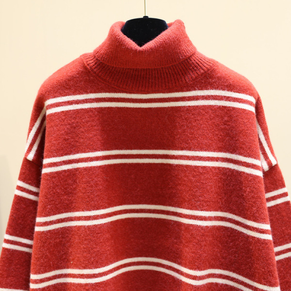 Γυναικεία ριγέ μπλούζα με υψηλό κολάρο σε διάφορα χρώματα