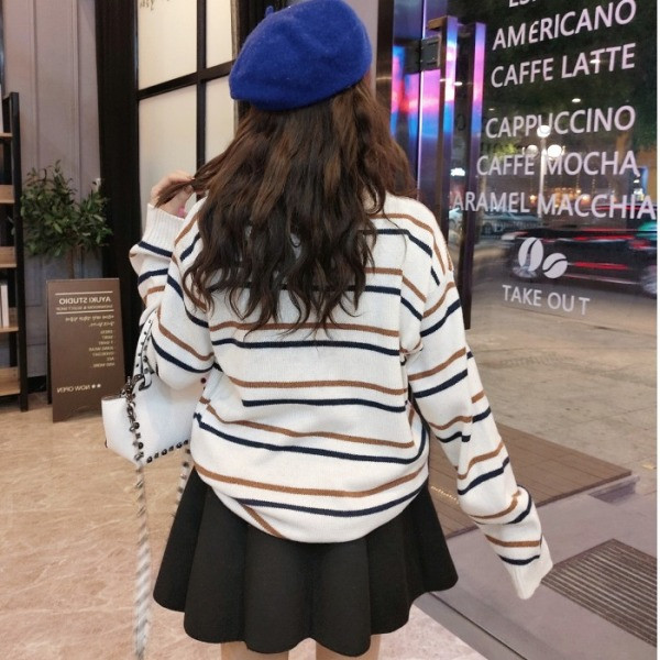 Το casual ριγέ πουλόβερ των γυναικών σε δύο χρώματα