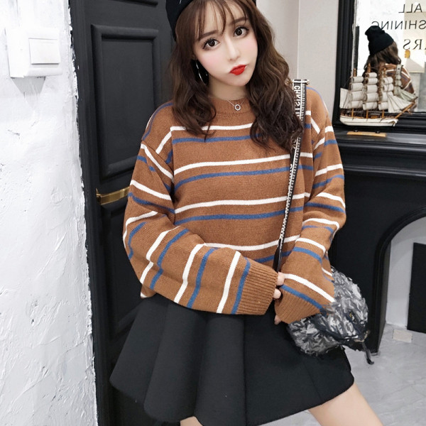 Το casual ριγέ πουλόβερ των γυναικών σε δύο χρώματα