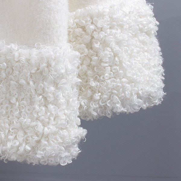 Korszerű női kabát spitz nyakkivágással és gombbal - többféle színben