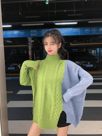 Női széles pulóver hasítékkal és pólógallérral