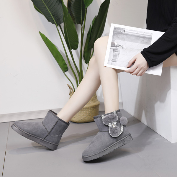 Alkalmi női csizma lapos talpú 3D elemmel és gyöngyökkel három színben