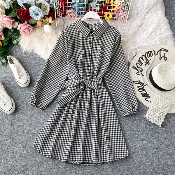 Μοντέρνο γυναικείο καρό φόερμα με ζώνη και κουμπιά σε τέσσερα χρώματα