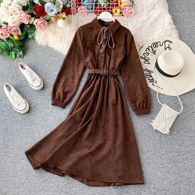 Modern női szabású ruha, hosszú ujjú, megkötős több színben