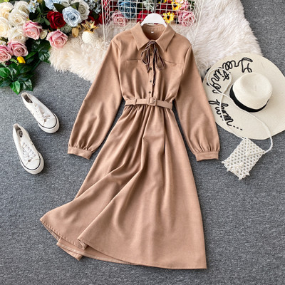 Modern női szabású ruha, hosszú ujjú, megkötős több színben