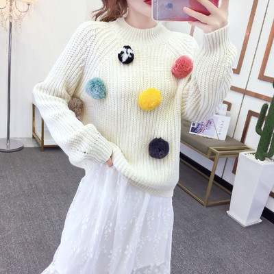 Modern női pulóver bézs és rózsaszín 3D elemekkel