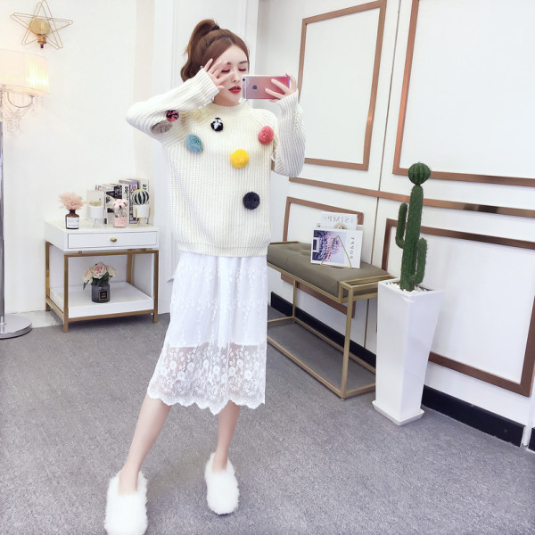 Modern női pulóver bézs és rózsaszín 3D elemekkel