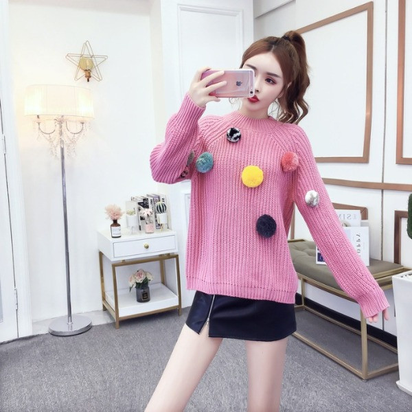 Modern női pulóver bézs és rózsaszín 3D elemekkel