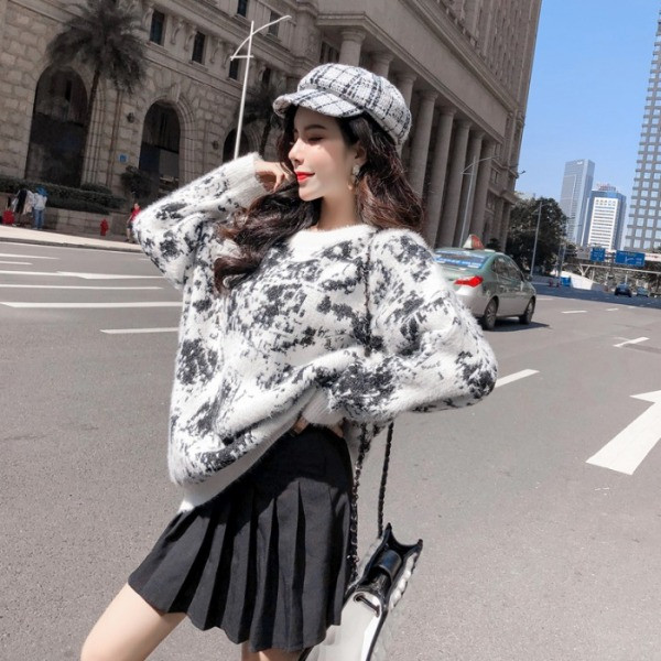 Φαρδύ γυναικέιο πουλόβερ με οβάλ λαιμόκοψη σε  διάφορα χρώματα