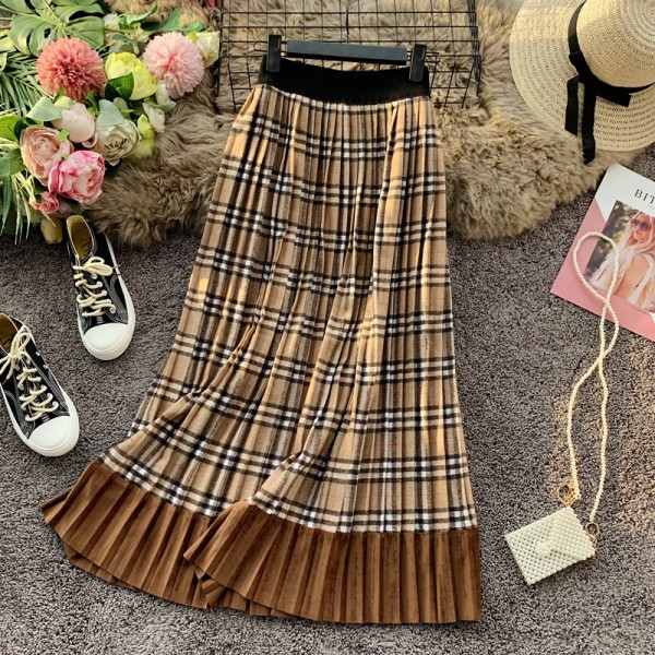 Modern női kockás szoknya magas derékkal, barna és fekete színben
