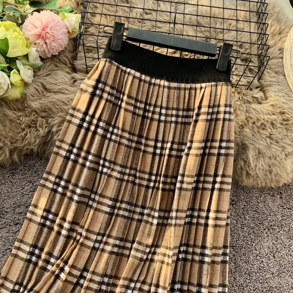 Modern női kockás szoknya magas derékkal, barna és fekete színben