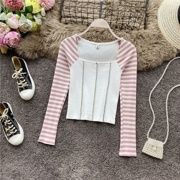 Modern női blúz négyzet alakú nyakkivágással, fényes hatással