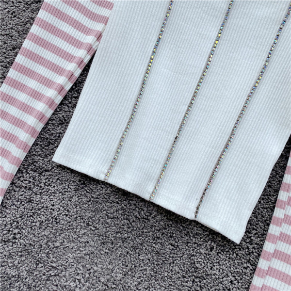 Modern női blúz négyzet alakú nyakkivágással, fényes hatással