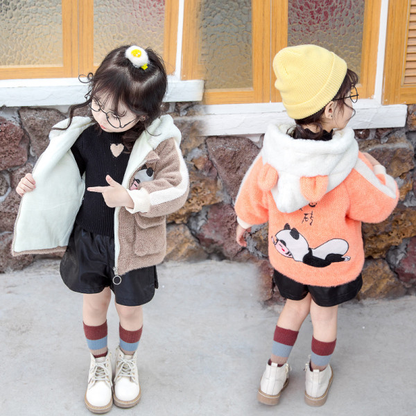 Napi gyerekkabát lányoknak két színben hímzéssel és zsebekkel