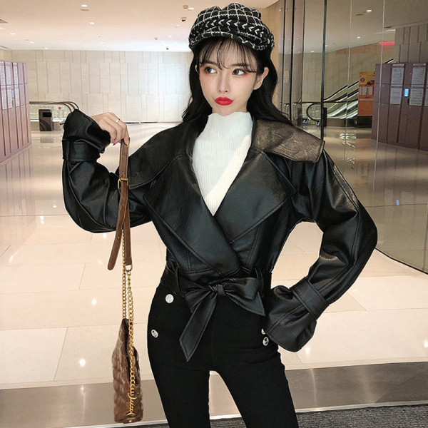 Női bőrdzseki spitz nyakkivágással zöld és fekete színben