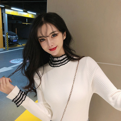 Őszi-téli női blúz csipkével az ujján - többféle színben