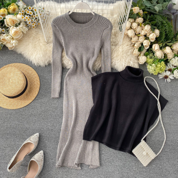 Modern női szett, mely egy ruhát és egy pulóvert tartalmaz két színben
