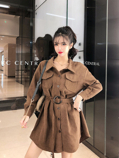 Női modern ruha derekán övvel, két színben