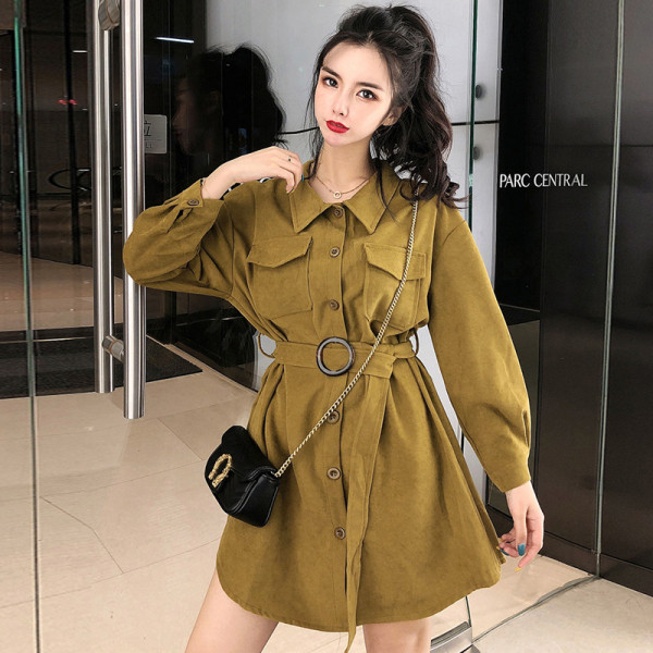 Női modern ruha derekán övvel, két színben