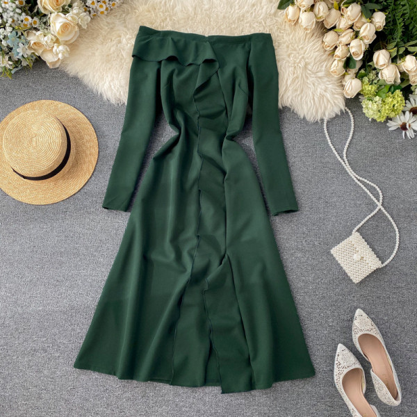 Modern női ruha, hosszú ujjú, csupasz vállak, különböző színekben