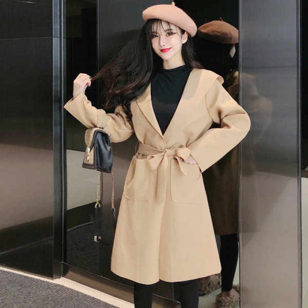 Стилно дамско палто с шпиц деколте в два цвята 