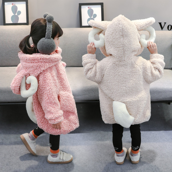 Napi gyerekkabát lányoknak két színben 3D elemekkel és kapucnival