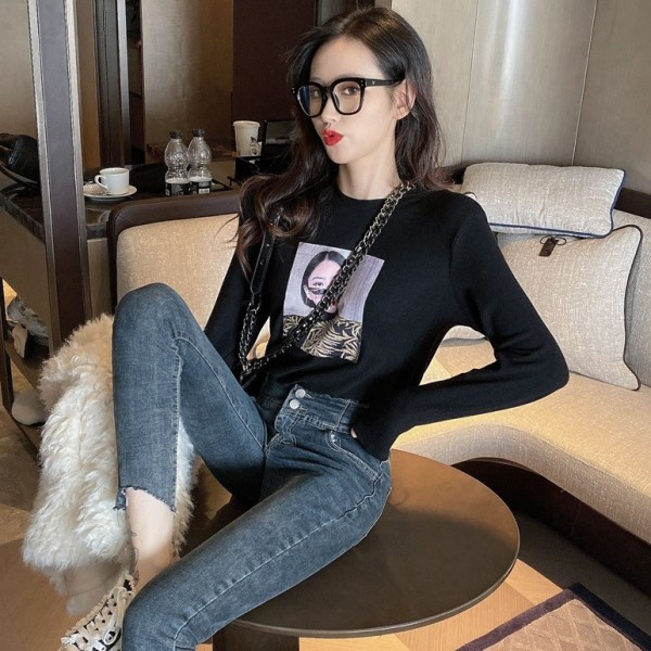 Alkalmi női blúz fehér és fekete színben, rátéttel