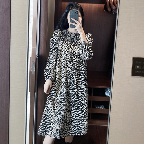 Széles, hétköznapi ruha állatmintával