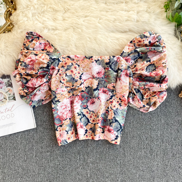 Modern női rövid blúz, széles ujjal és virágmintával, két színben