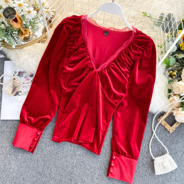 Κομψή γυναικεία μπλούζα με λαιμόκοψη και δαντέλα σε διάφορα χρώματα