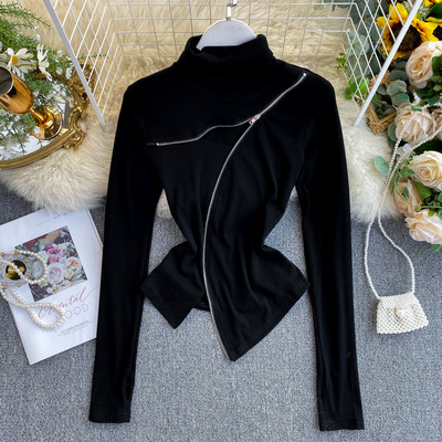 Modern női testhezálló blúz cipzárral és pólógallérral fekete és bézs színben