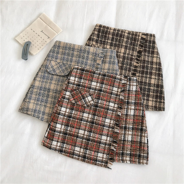 Kockás női szoknya magas derékkal, három színben